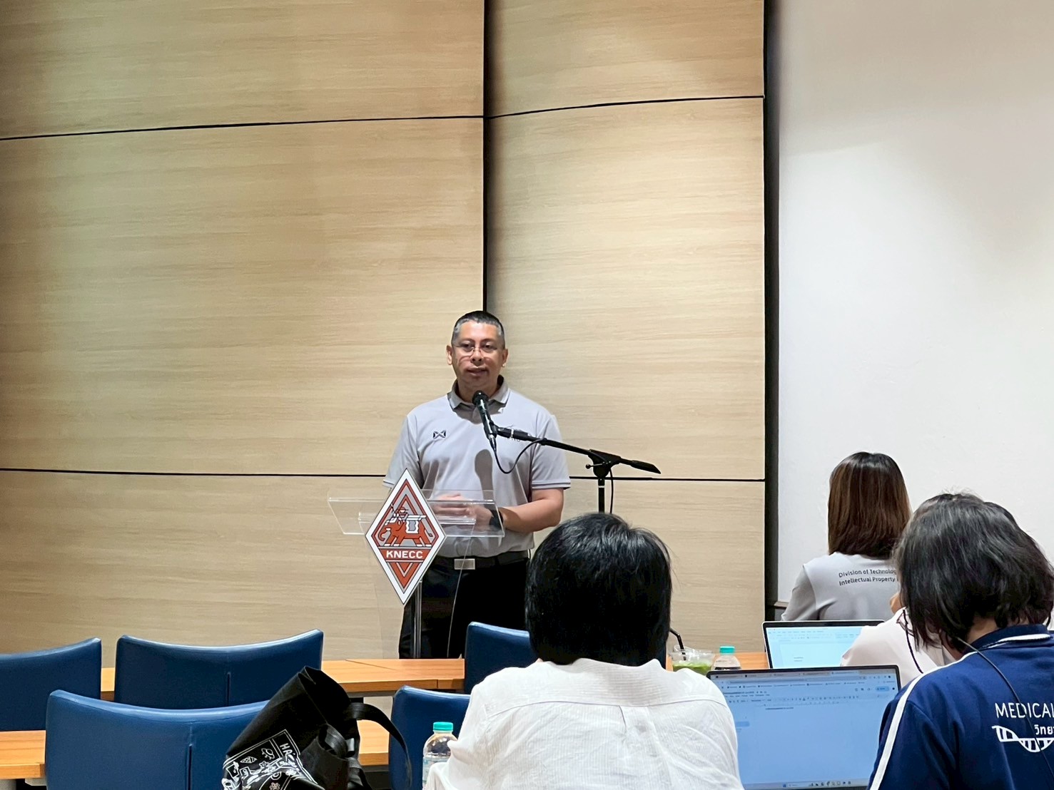 ../../uploads/images/LINE_ALBUM_สืบค้นข้อมูลสิทธิบัตร และให้คำปรึกษา_250620_14.jpg